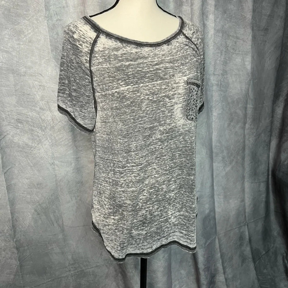 Seven7 Gray & White Burnout Semi-Sheer High Low T-Shirt with Accent Pocket - Med - Picture 3 of 10